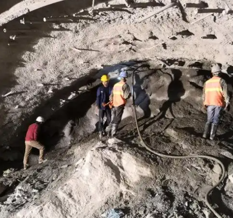 淮滨拱顶带模注浆料的施工流程及注意事项